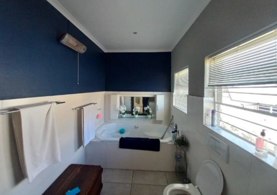 4 Bedroom Property for Sale in Bergsig Free State